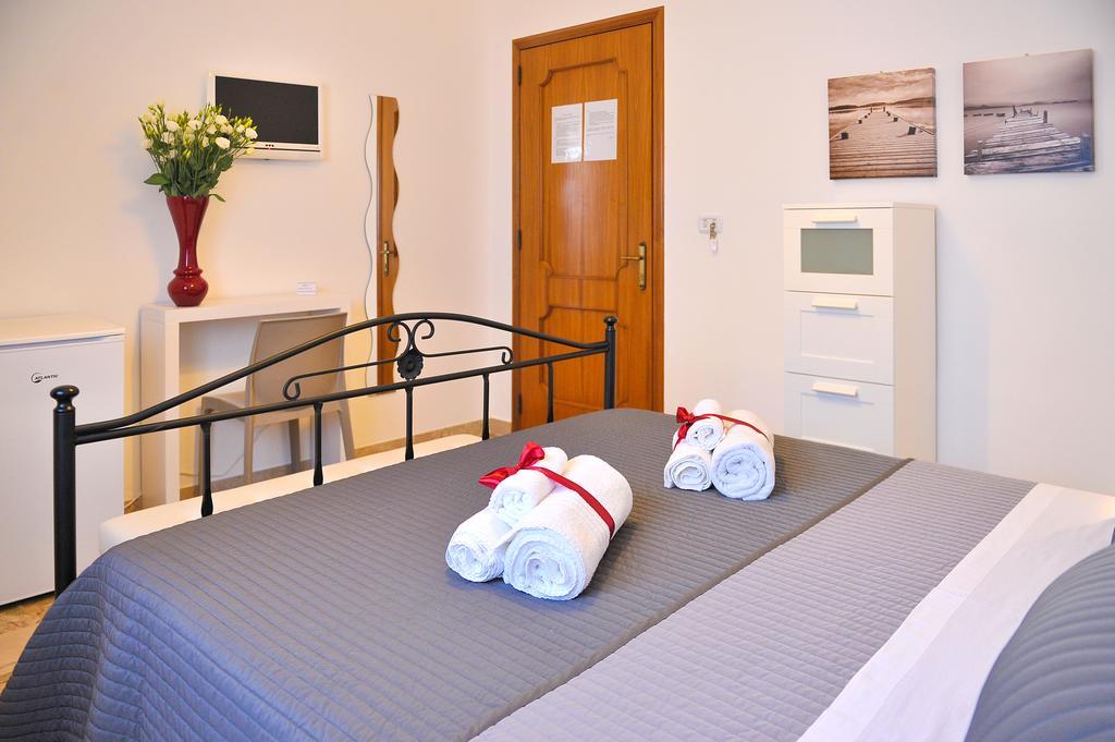 Lu Puzzu Luengu B&B Leverano Esterno foto